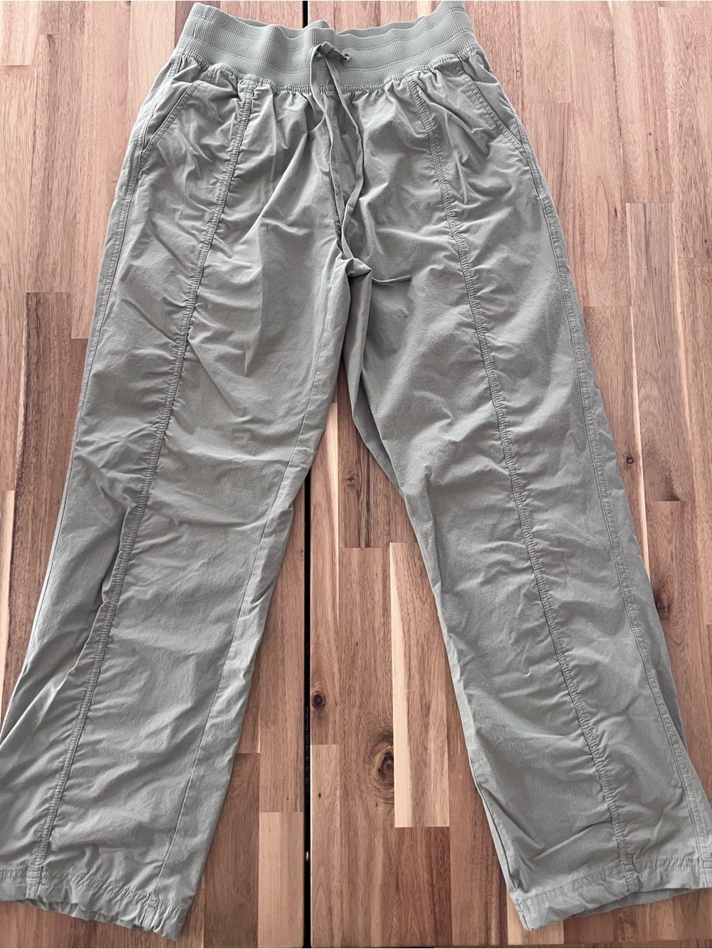 CALIA Women's Effortless Nyluxe Straight Cinch Pant Olive green.